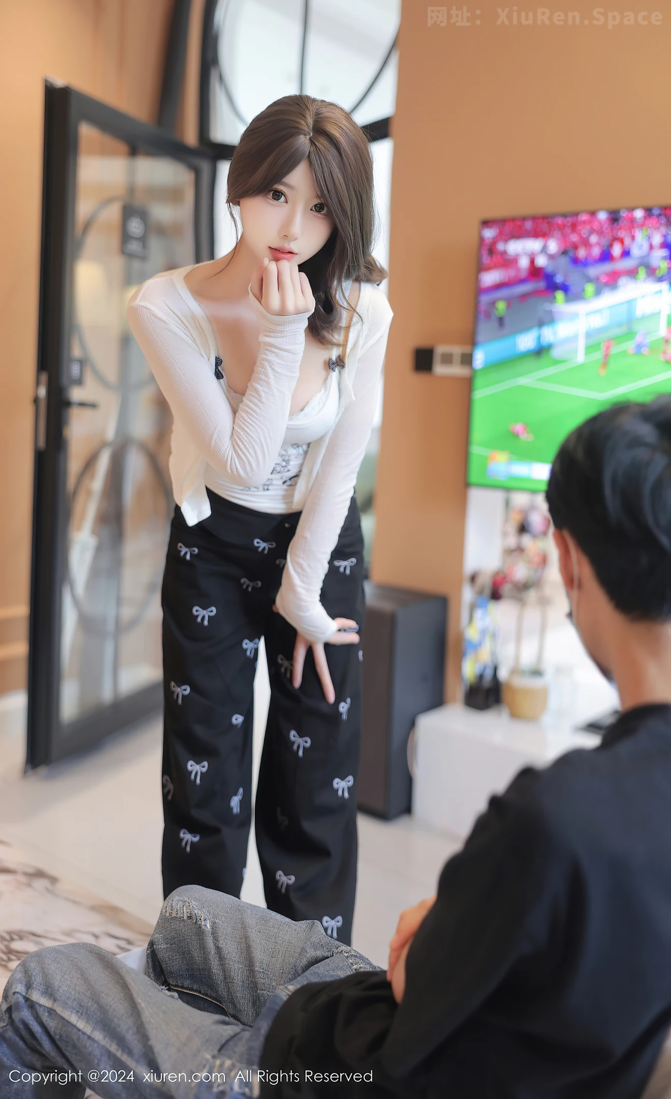 图片[5]-[XiuRen秀人网]VOL.8812 模特桃妖夭欧洲杯主题白色球服配白丝袜秀曼妙身姿撩人诱惑写真90P-秀人网官方网站